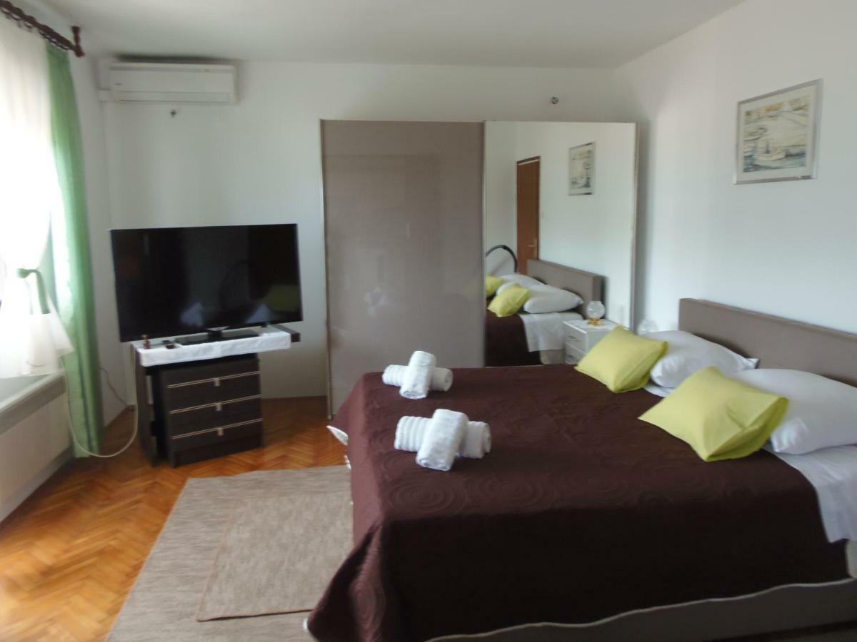 Apartments Branko Вели-Рат Экстерьер фото